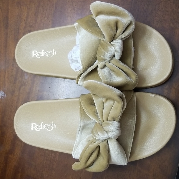 Sandals - Picture 5 of 6